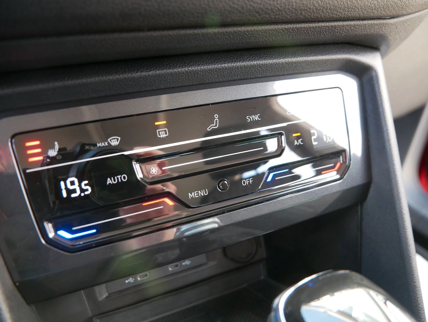 Fahrzeugabbildung Volkswagen Tiguan Allspace 1.5 TSI Life NEU53T AHK Matrix 7