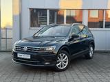 Volkswagen Tiguan 2.0 TDI DSG 4Motion*AHK*Pano*StHz*NAV*RFK - Volkswagen Tiguan: Standheizung