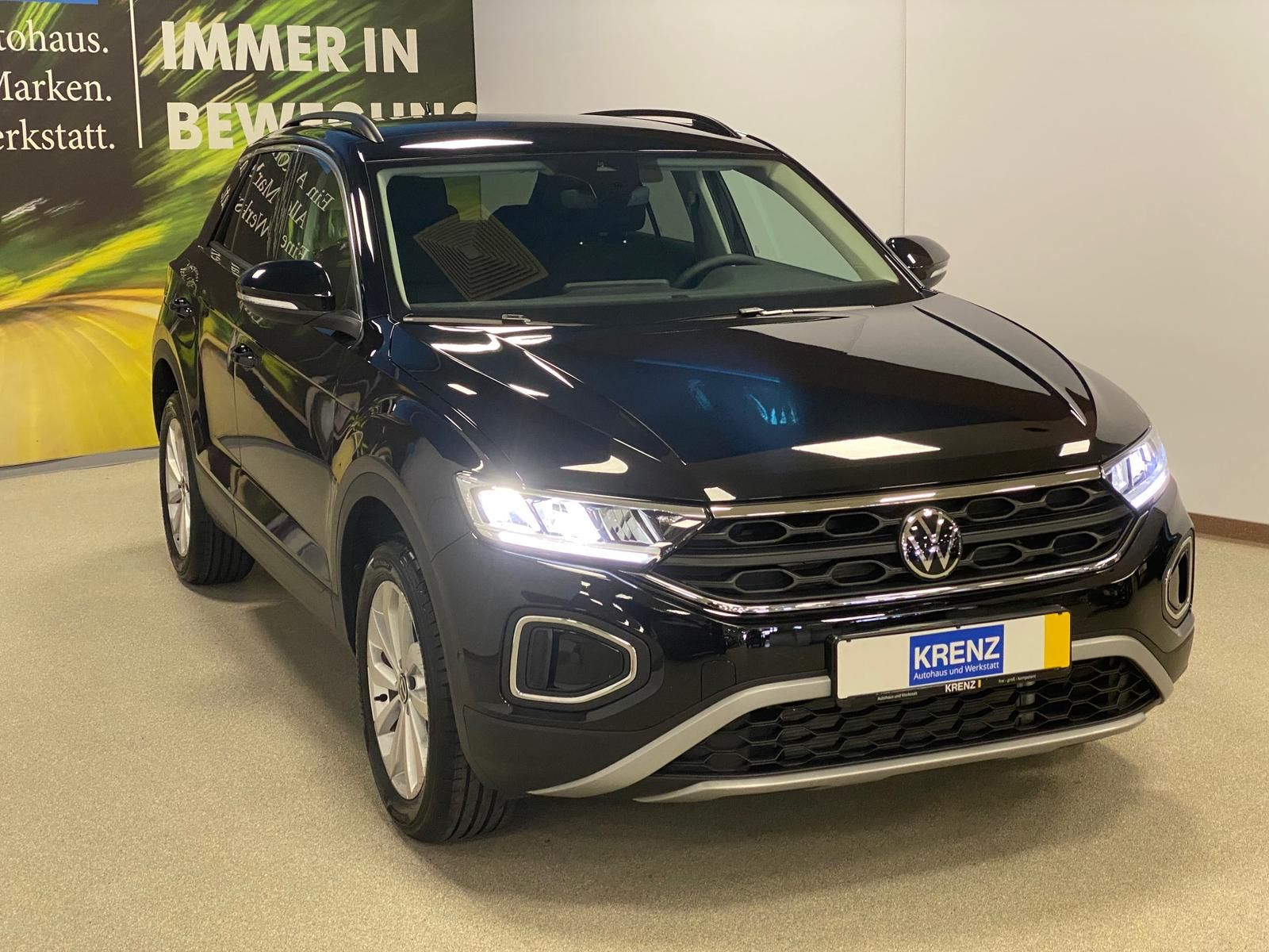 Fahrzeugabbildung Volkswagen T-Roc 1.5 TSI DSG LIFE+ACC+AHK+BHZ Lenkrad+RFK++