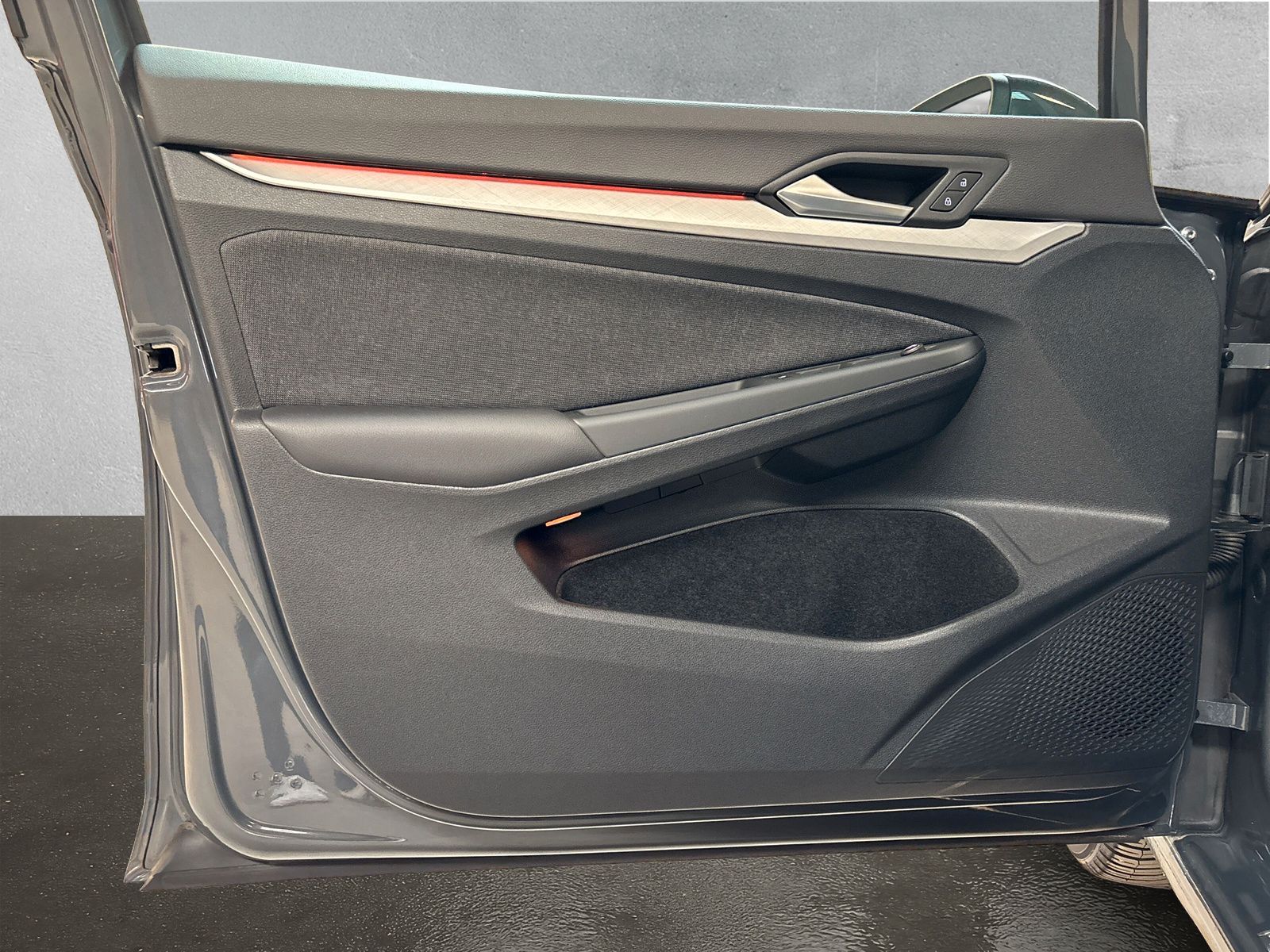 Fahrzeugabbildung Volkswagen Golf 1.0 eTSI Life ACC SHZ AppConnect