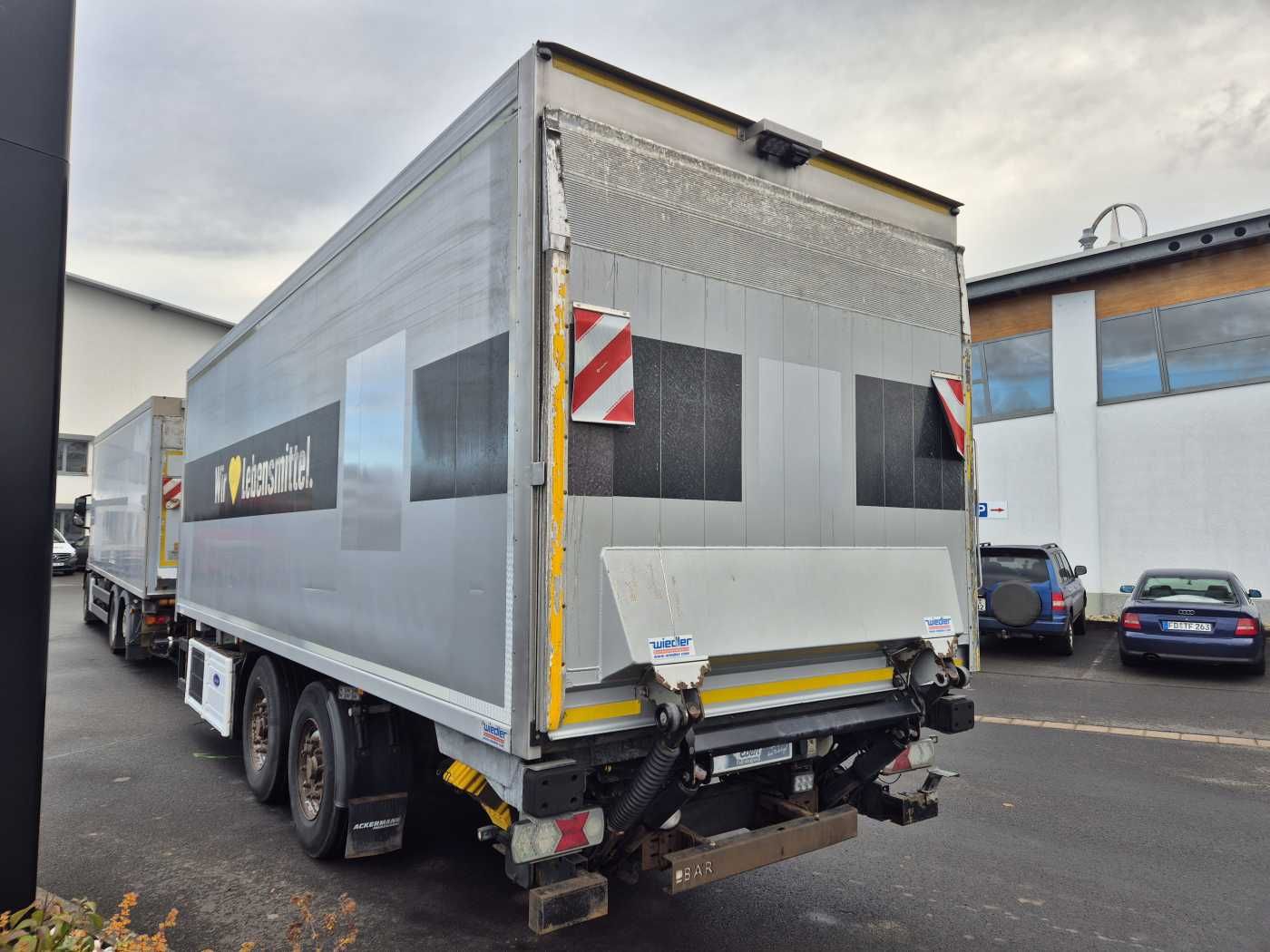 Fahrzeugabbildung Ackermann Z-VA-F19/7,5E Carrier LBW Bär 2.000kg Durchlade