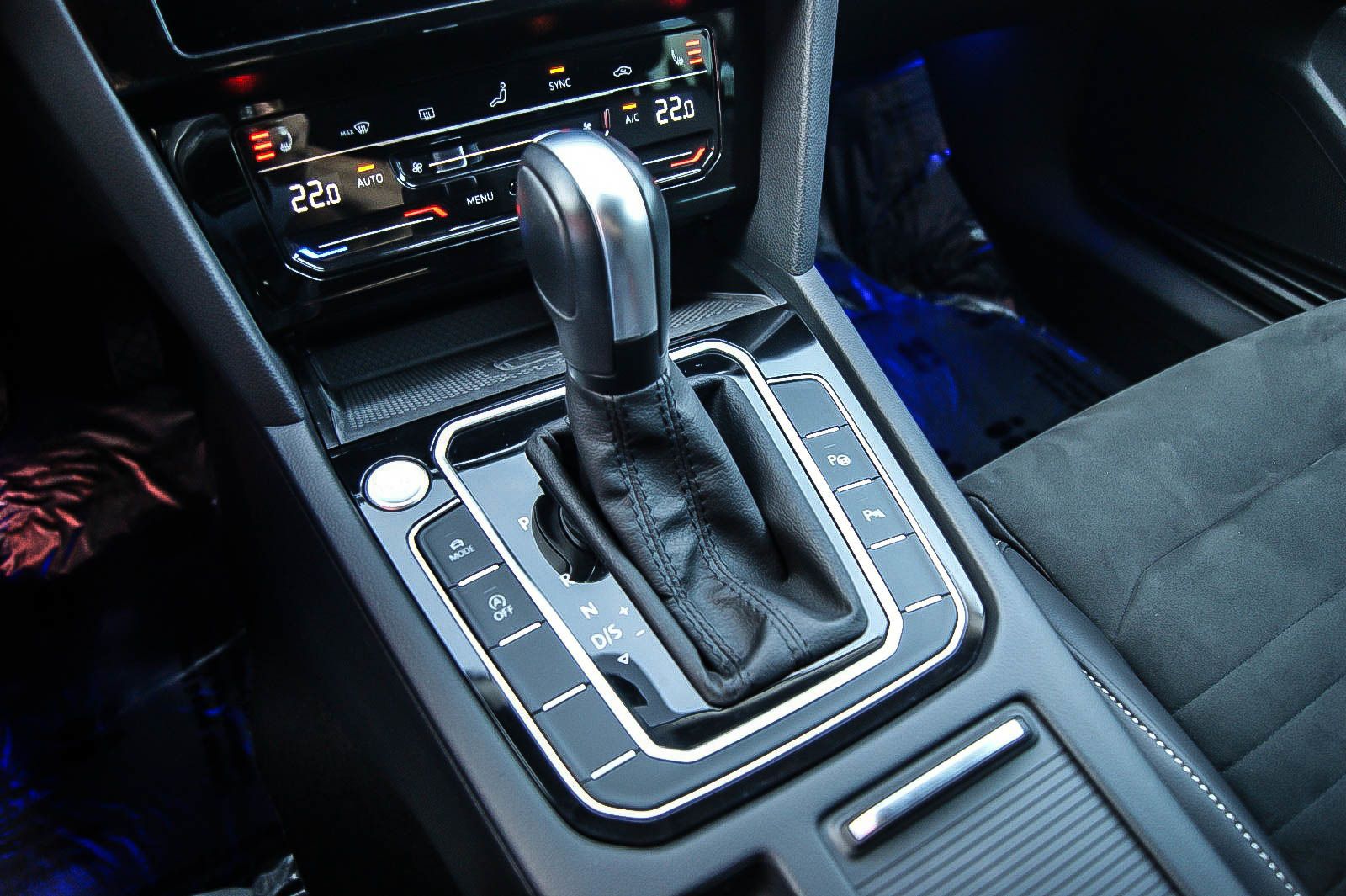 Fahrzeugabbildung Volkswagen Passat Variant 2.0 TDI Elegance VIRTUAL MATRIX