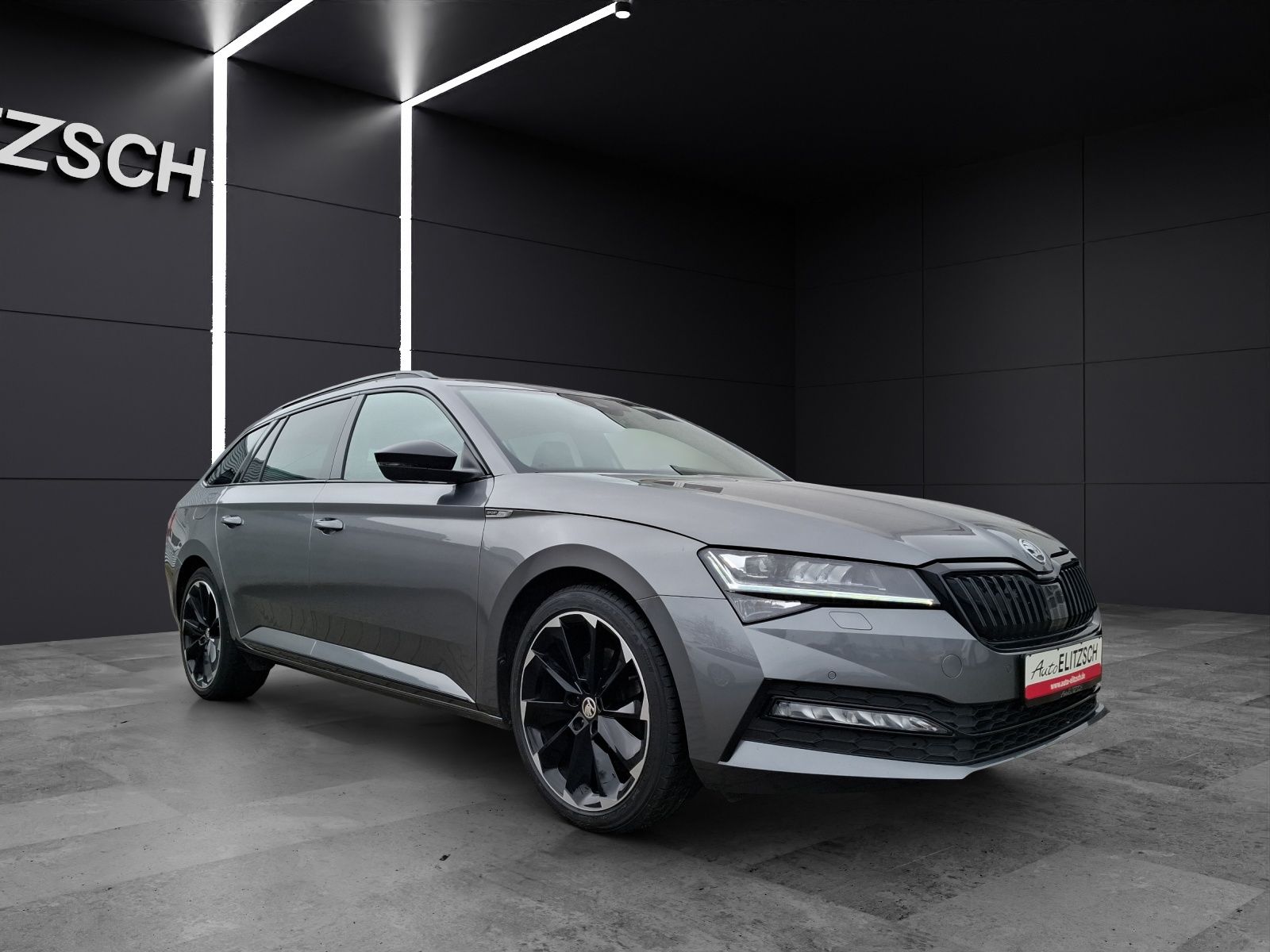 Fahrzeugabbildung SKODA Superb Combi TDI Sportline DSG 4x4 Matrix Navi A