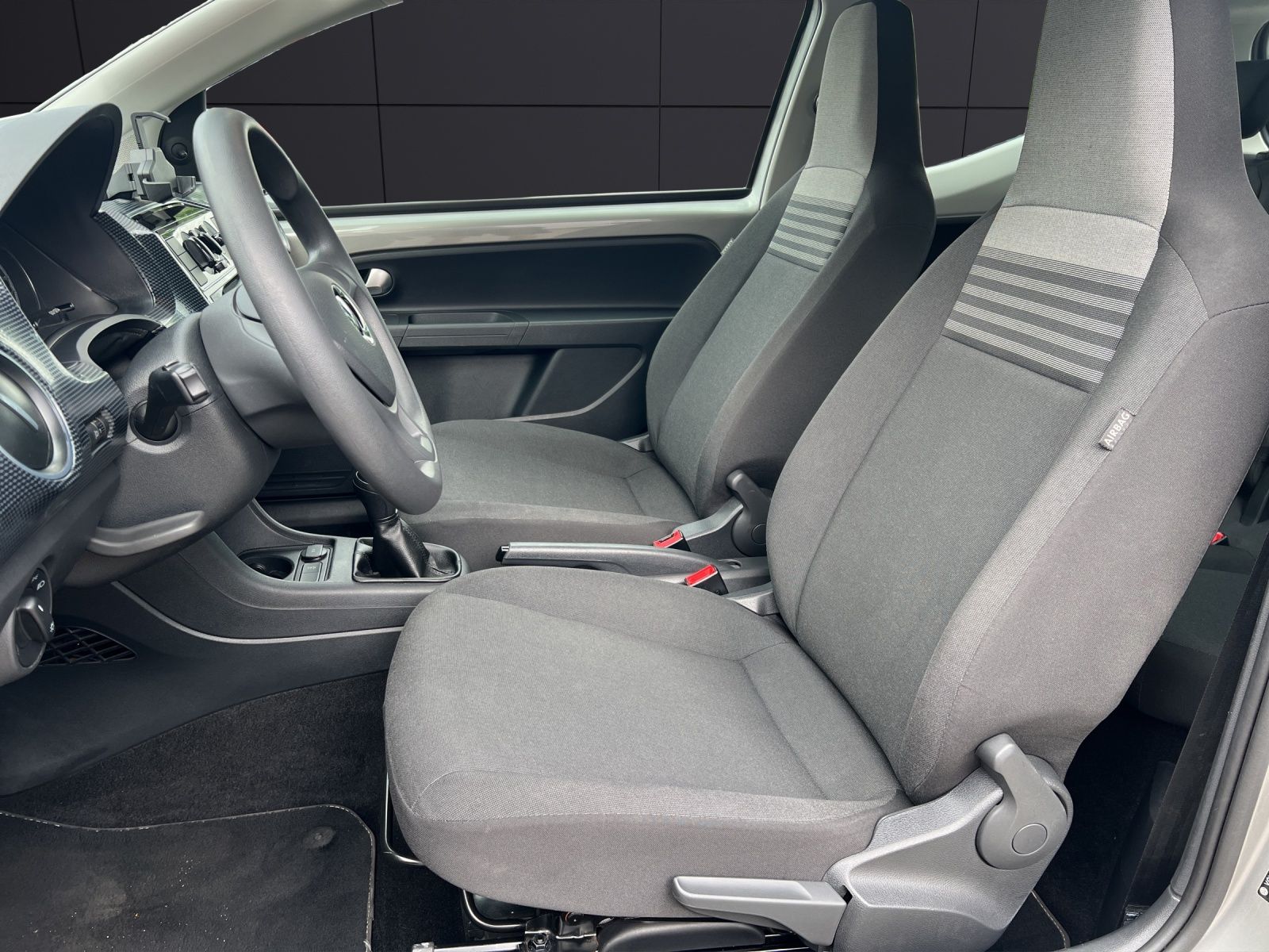 Fahrzeugabbildung Volkswagen up! 1.0 Basis Klima DAB GRA RFK