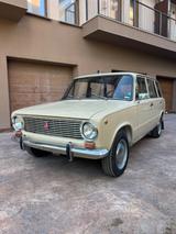 Lada 1200 - Lada Oldtimer mit Benzin-Antrieb