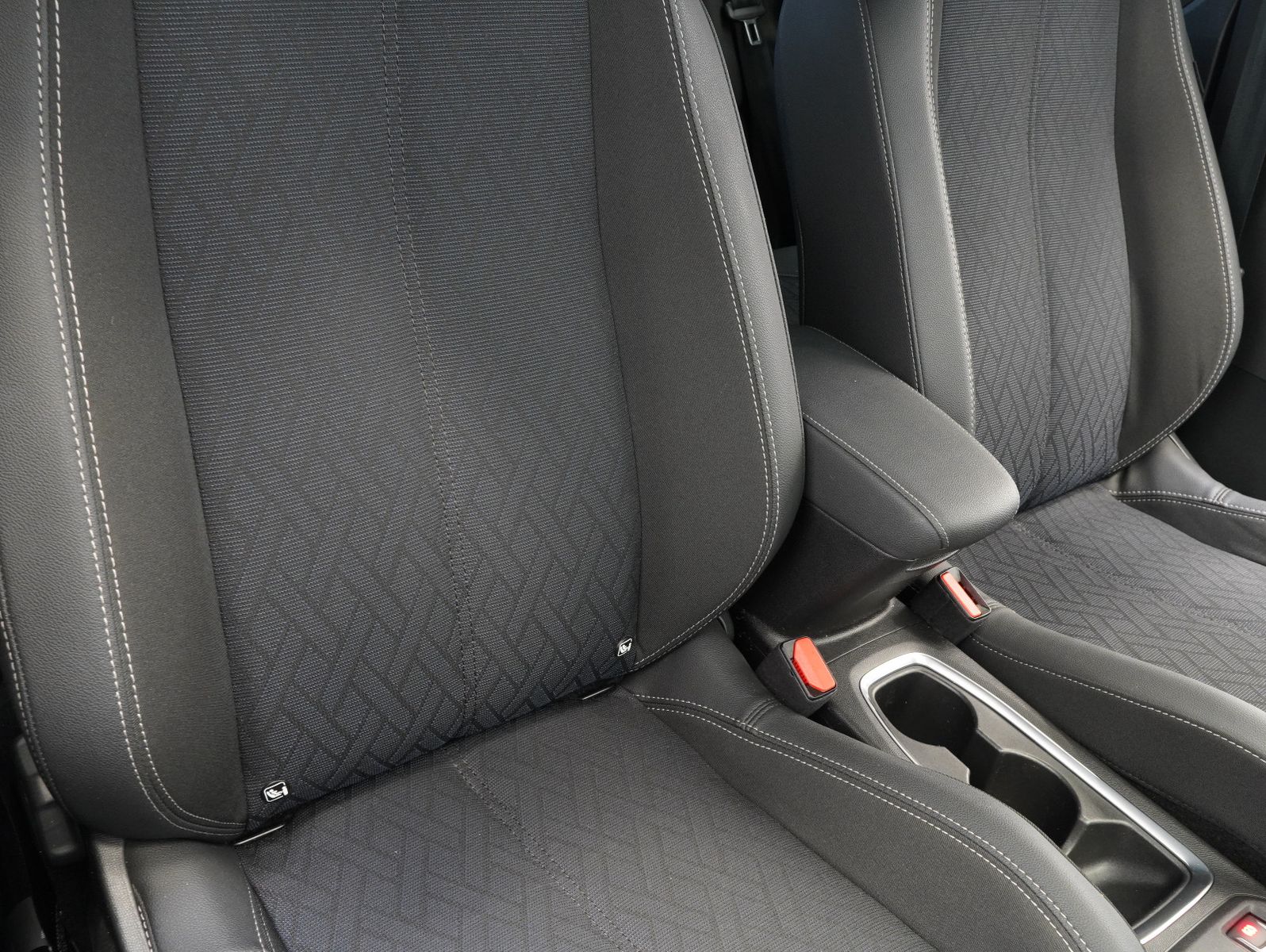 Fahrzeugabbildung Opel Corsa F e Elegance LED/CARPLAY/DAB/11KW