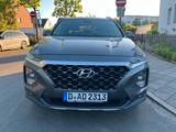 Hyundai SANTA FE 2.2 CRDi Premium 2WD 8AT Premium - Hyundai SANTA FE in Düsseldorf