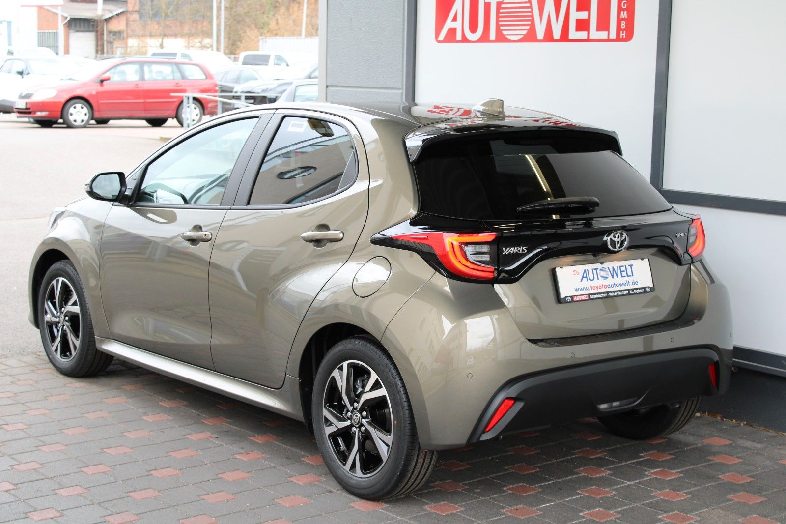 Fahrzeugabbildung Toyota Yaris Hybrid Teamplayer + Comf.-/Safety-Paket
