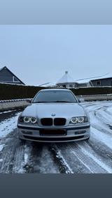 BMW E46 320i 3er Top Zustand - BMW aus 2001: 3er