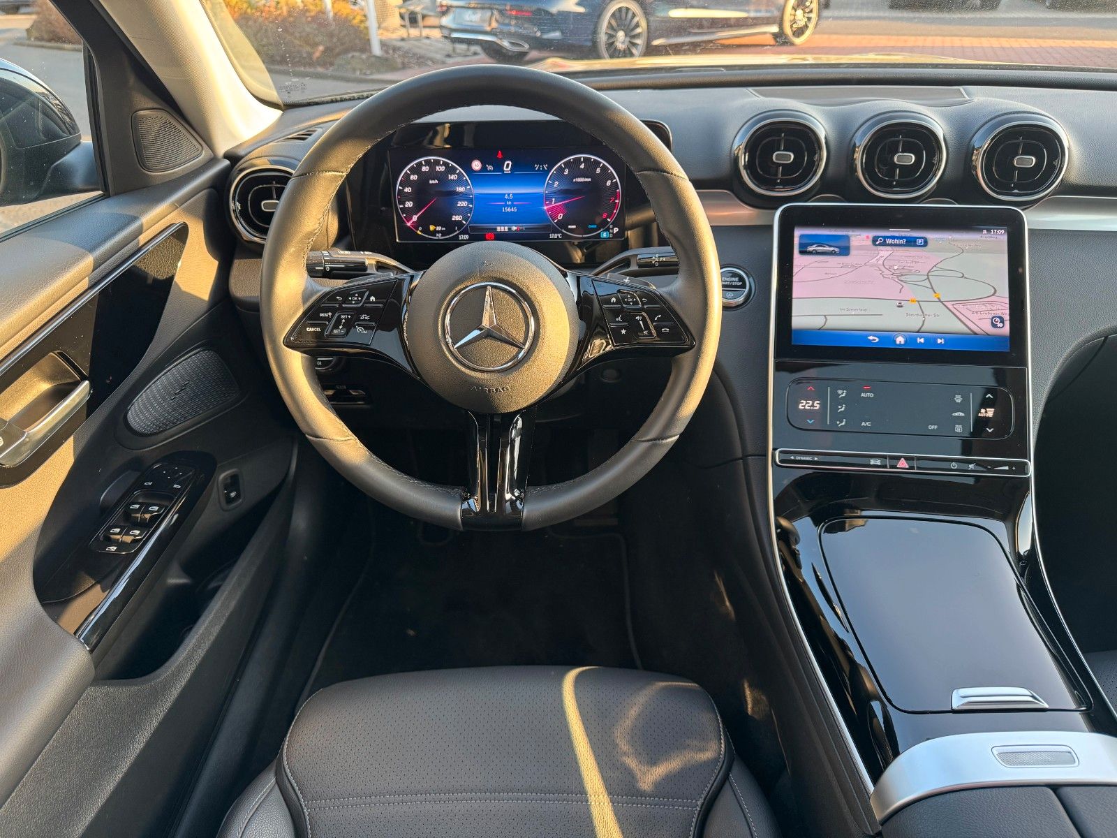 Fahrzeugabbildung Mercedes-Benz C 200 Limo+Leder+LED+Navi+DAB+ESD