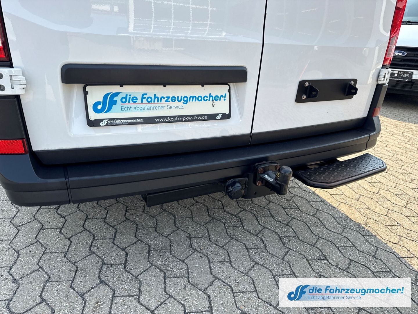 Fahrzeugabbildung Volkswagen Crafter Kasten 35 mittellang Hochdach RWD 2.0 TD
