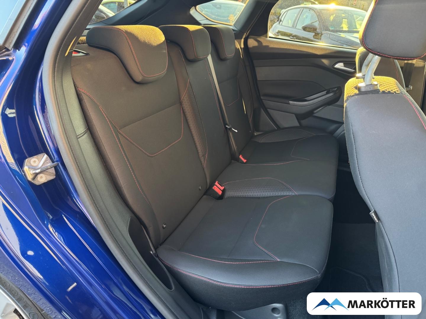 Ford Focus ST-Line CAM/SHZ/TEMP/KEYLESS/NAVI/LED