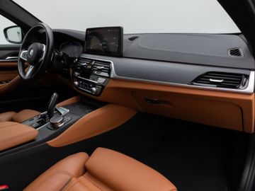 Fahrzeugabbildung BMW 540d xDr Tour M Sport Pano H/K Kamera 360° Air
