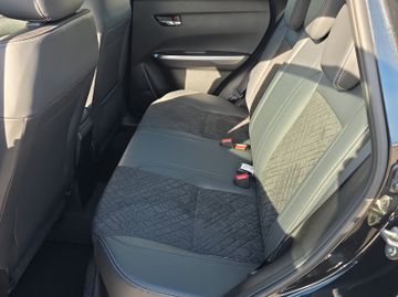 Fotografie 13 des Suzuki Vitara Hybrid Comfort+ Keyless PDC vo. & hi. SHZ