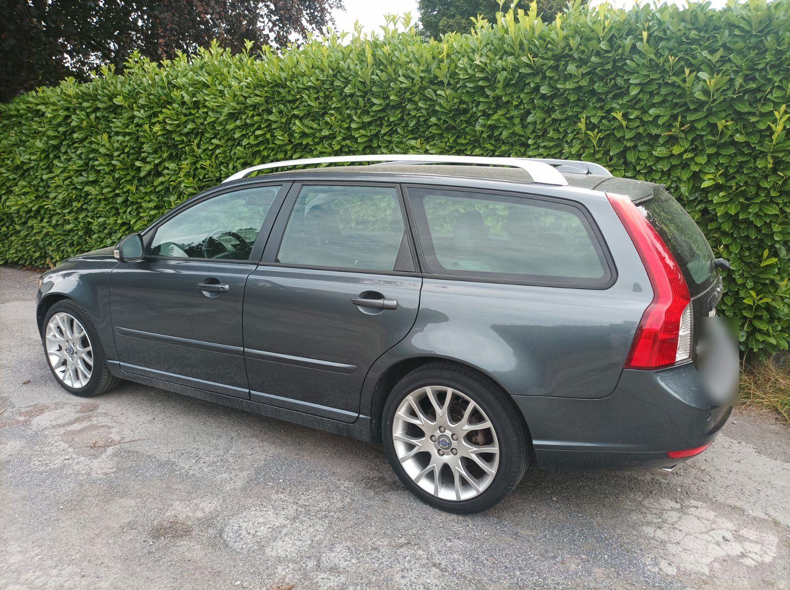 Volvo V50 2012 — rear view