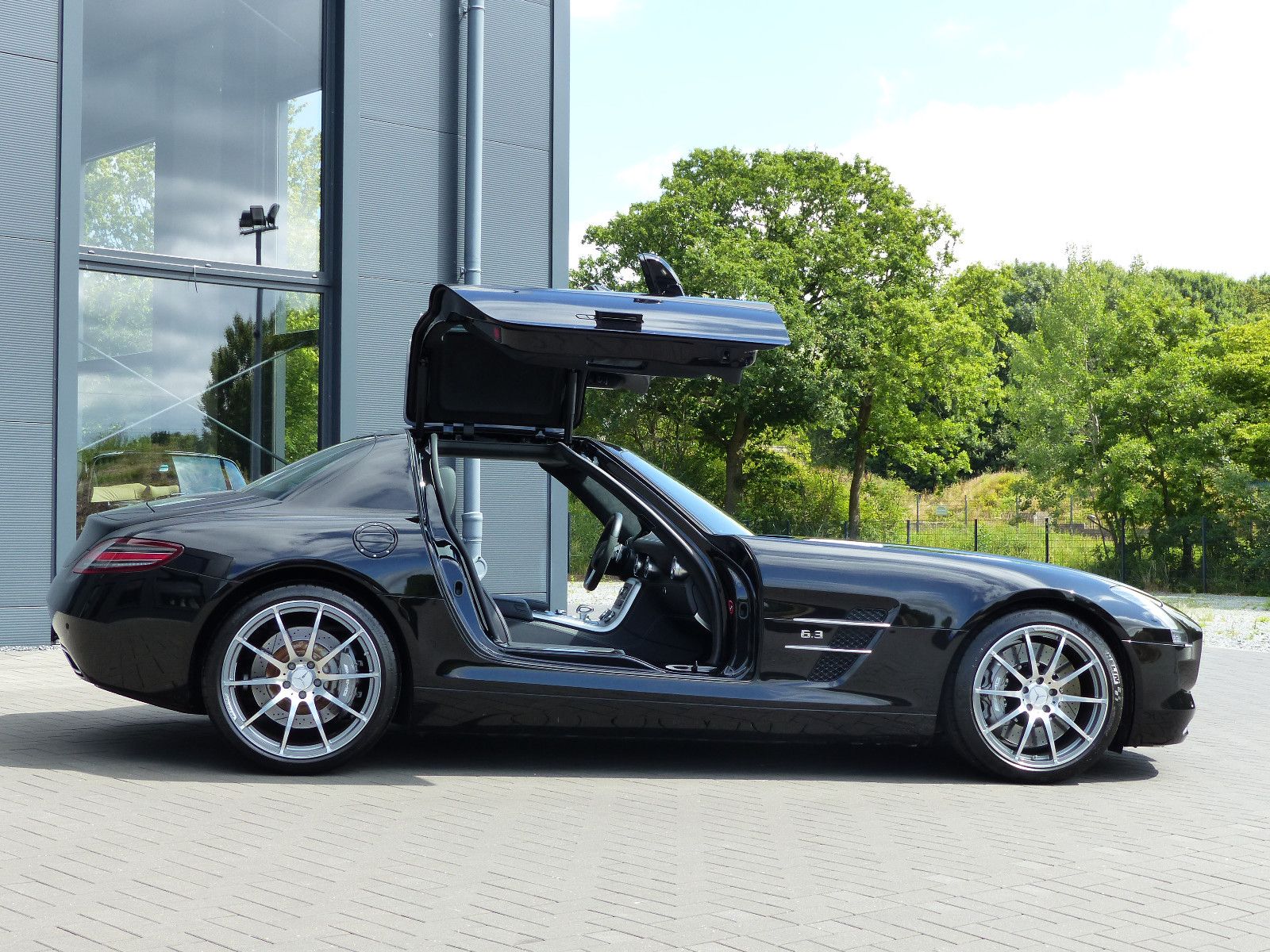 Fahrzeugabbildung Mercedes-Benz SLS AMG Flügeltürer