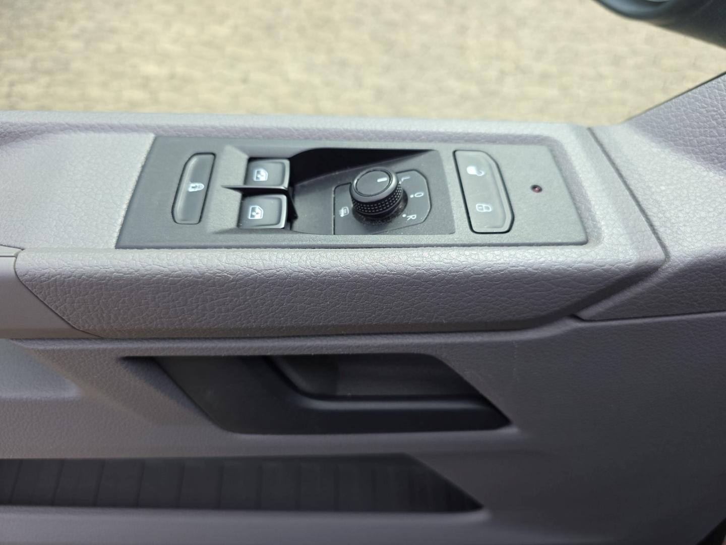Volkswagen T6.1 Caravelle Comfortline 2.0 TDI Navi AHK
