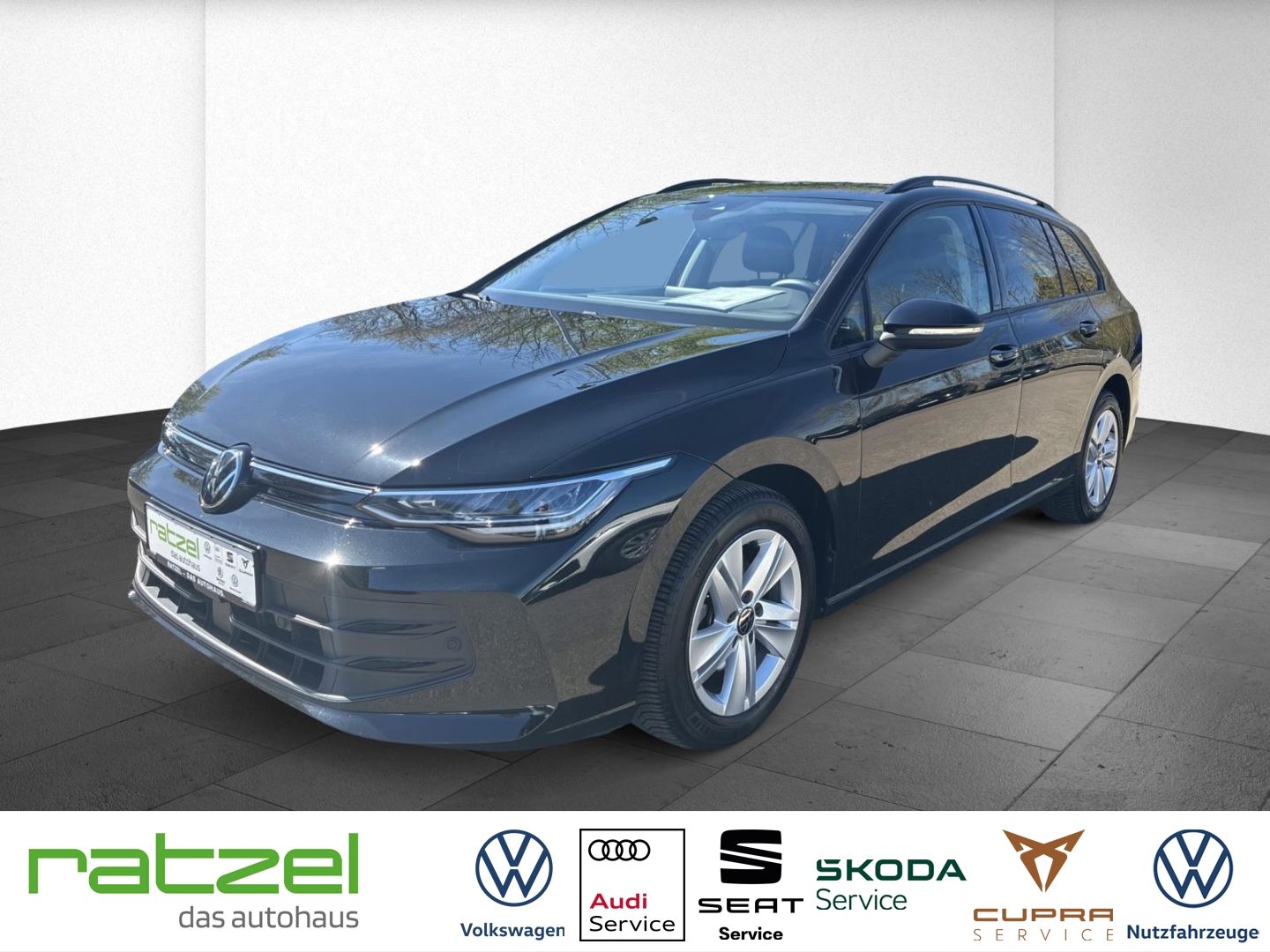 Fahrzeugabbildung Volkswagen Golf Variant Life 1,5 eTSI DSG LED ACC Apple Car