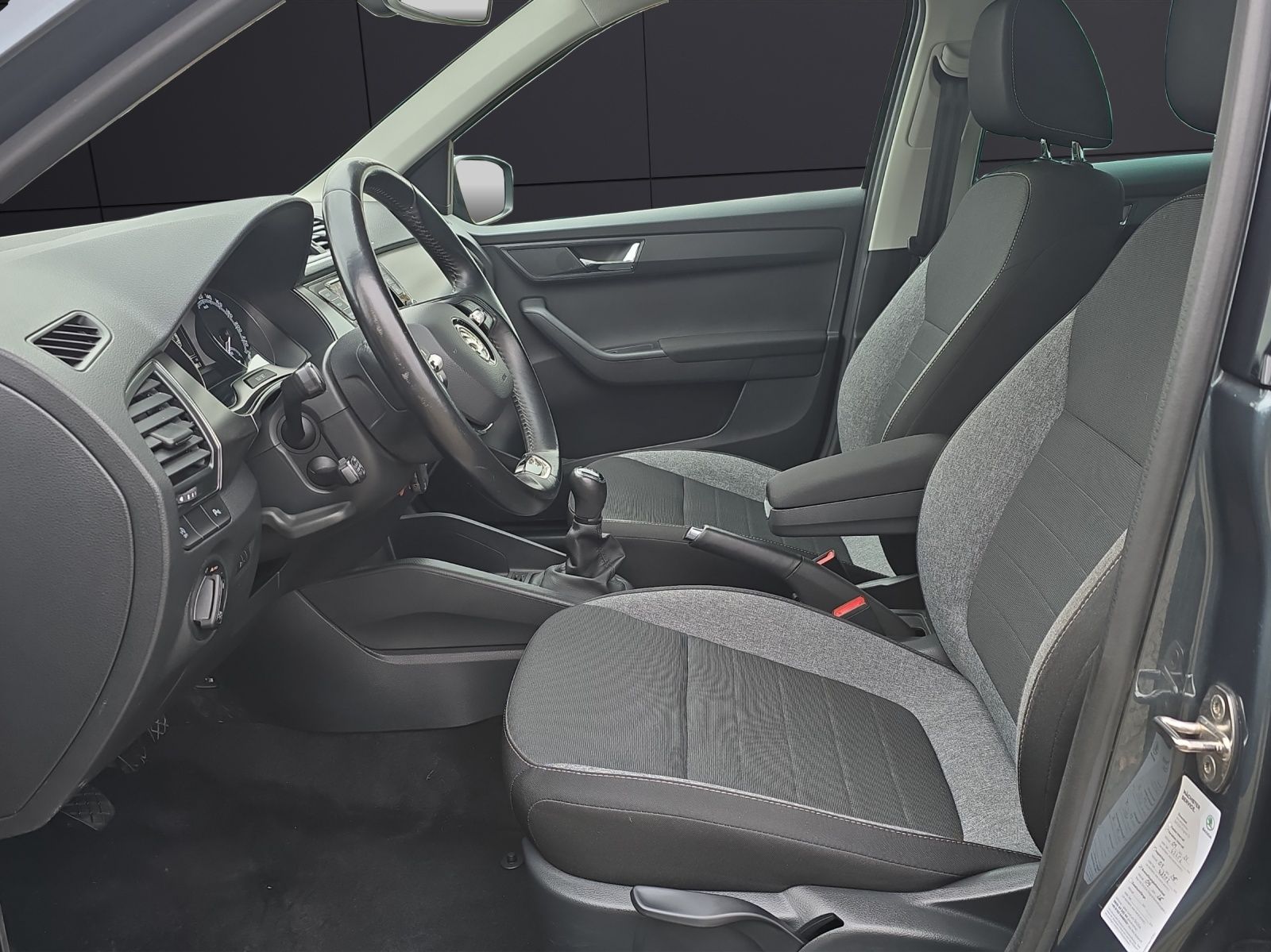 Fahrzeugabbildung SKODA Fabia Combi Drive 125 1.0 TSI KLIMA DAB SMART LI