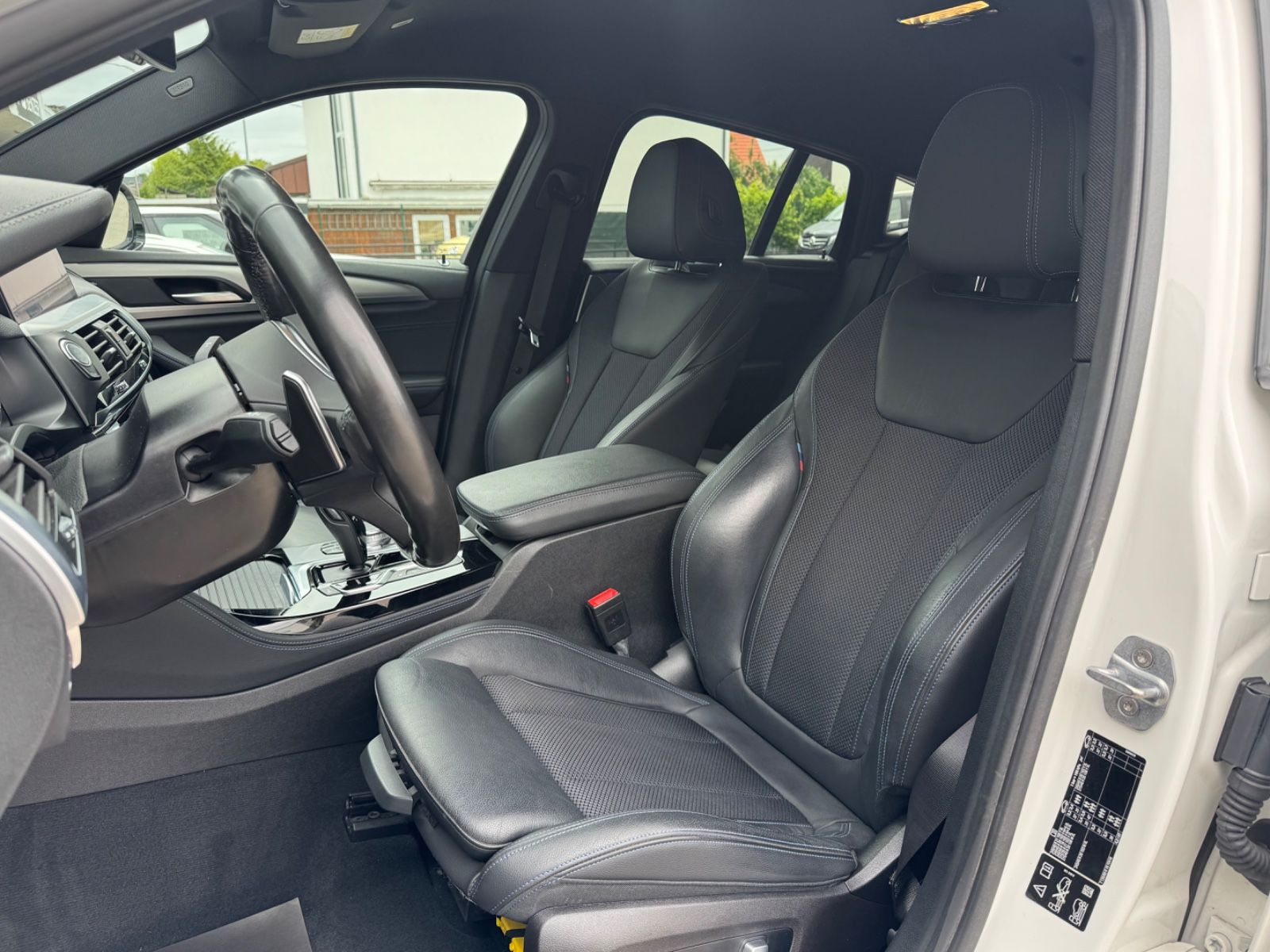 Fahrzeugabbildung BMW X4 M40/ACC/LED/AHK/Leder/HUD/Ambiente/360°Cam/