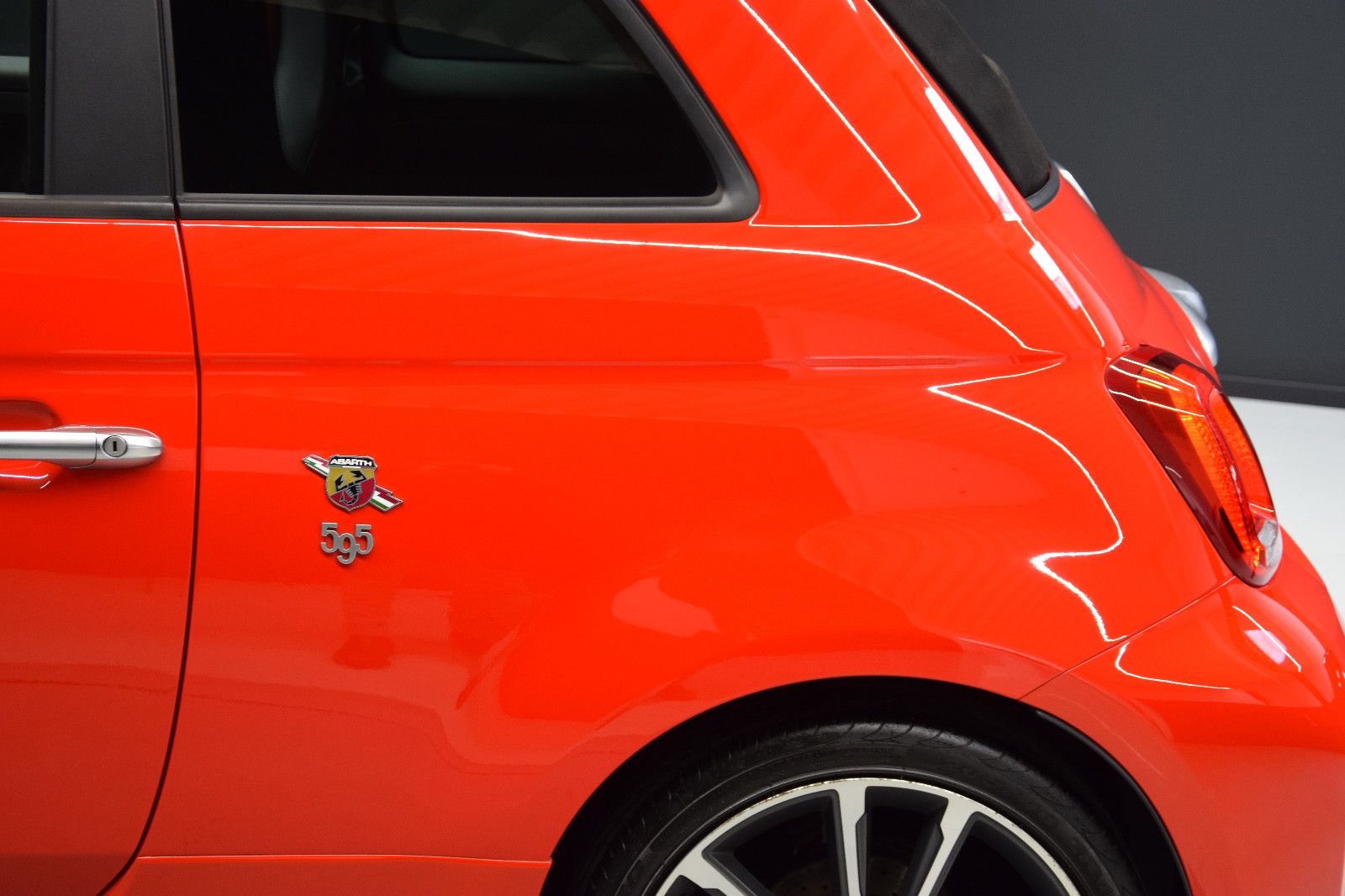 Fahrzeugabbildung Abarth 595 C Turismo Facelift Leder beats PDC UConnect