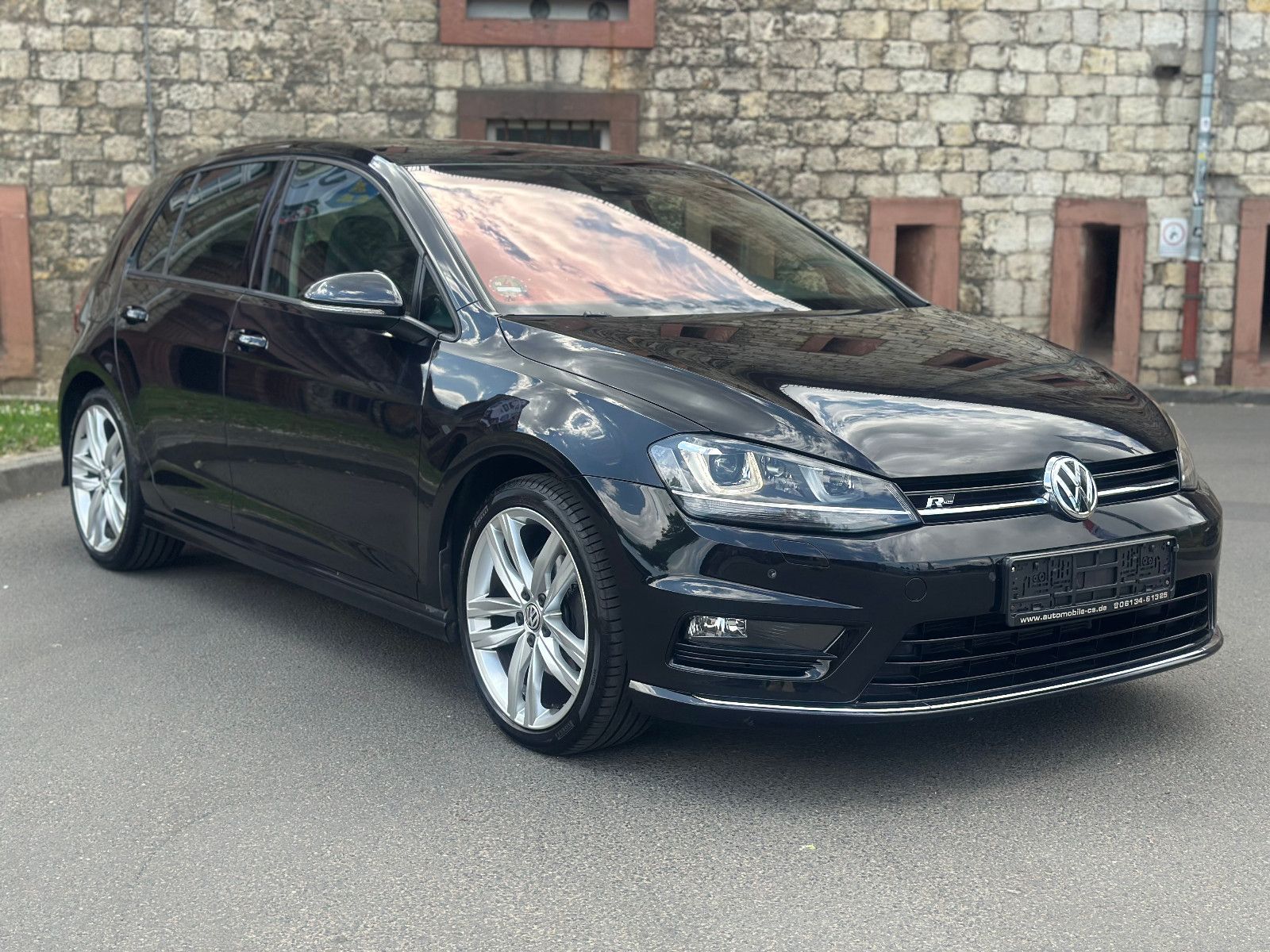 Fahrzeugabbildung Volkswagen GOLF VII R LINE+HIGHLINE BMT