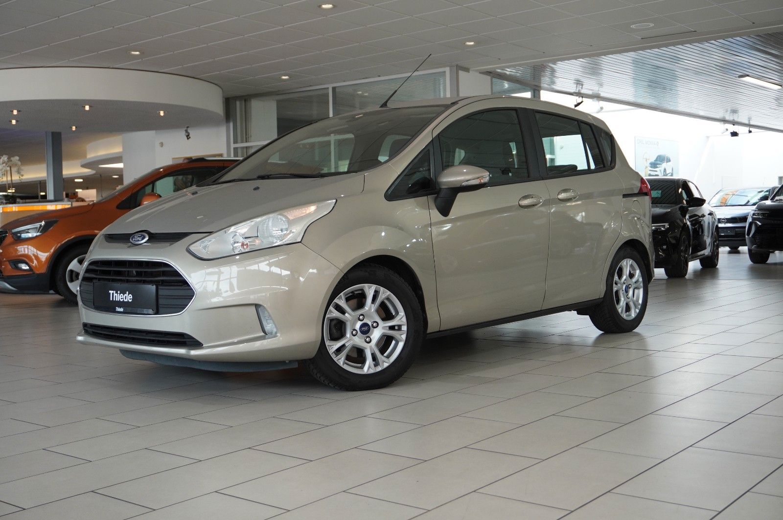 Fahrzeugabbildung Ford B-Max 1.0 TREND KLIMA/PDC/NEBEL/USB/AHK