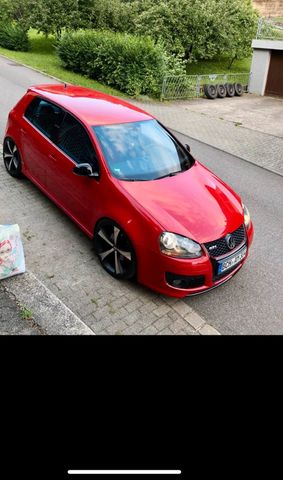 Volkswagen Golf5 GTI 20zoll hifi Ausbau und vieles mehr