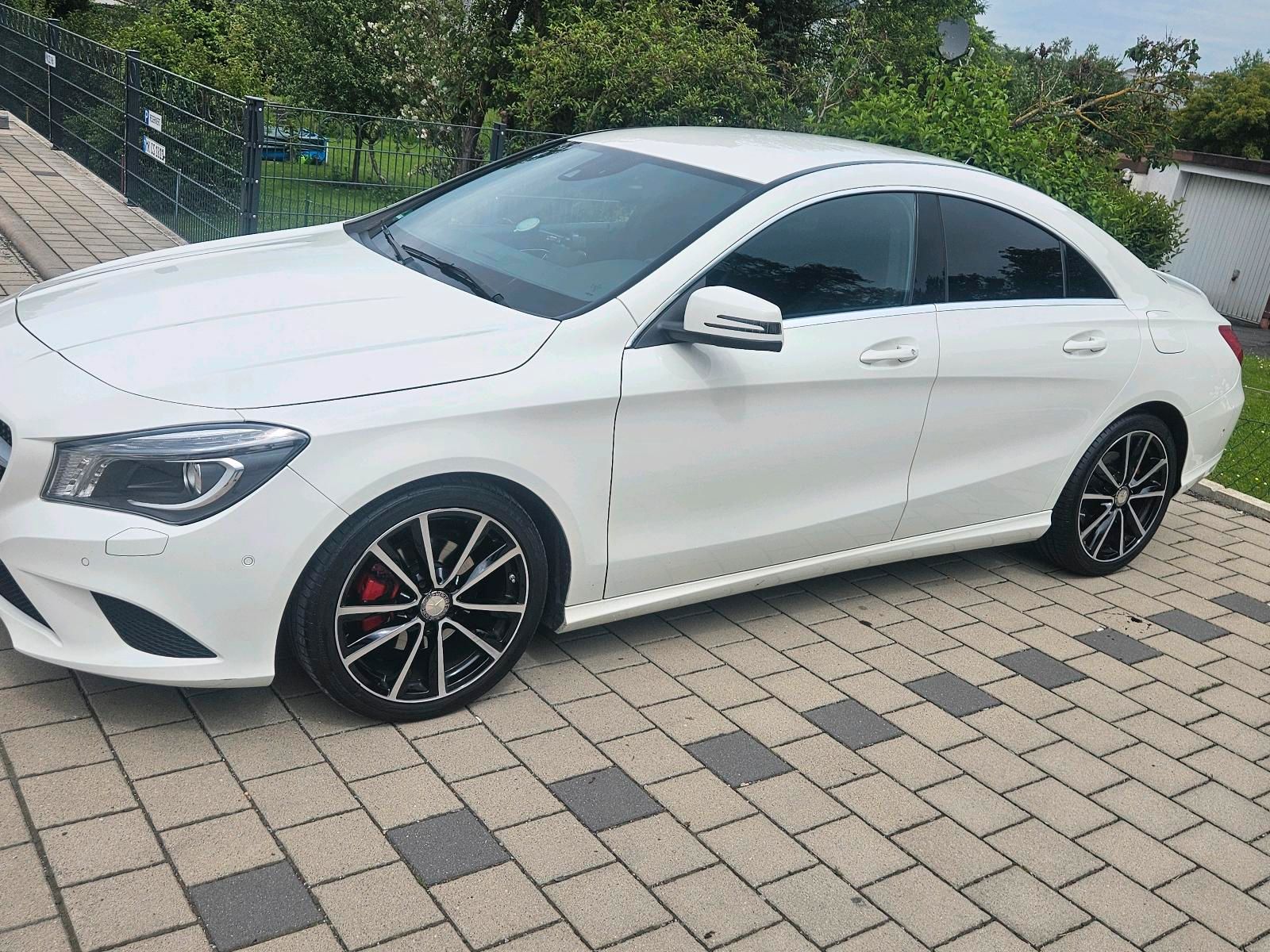 MERCEDES-BENZ MERCEDES BENZ  CLA 200