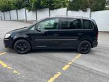 Volkswagen Touran 1.9 TDI DPF BlueMotion PDC Schiebedach  - Volkswagen Touran mit Diesel-Antrieb: 1.9