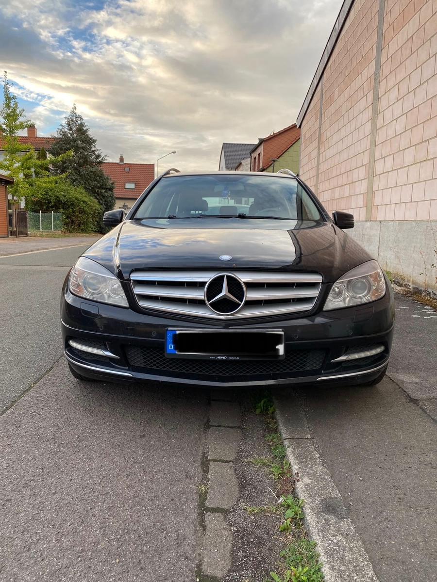 Mercedes-Benz 220