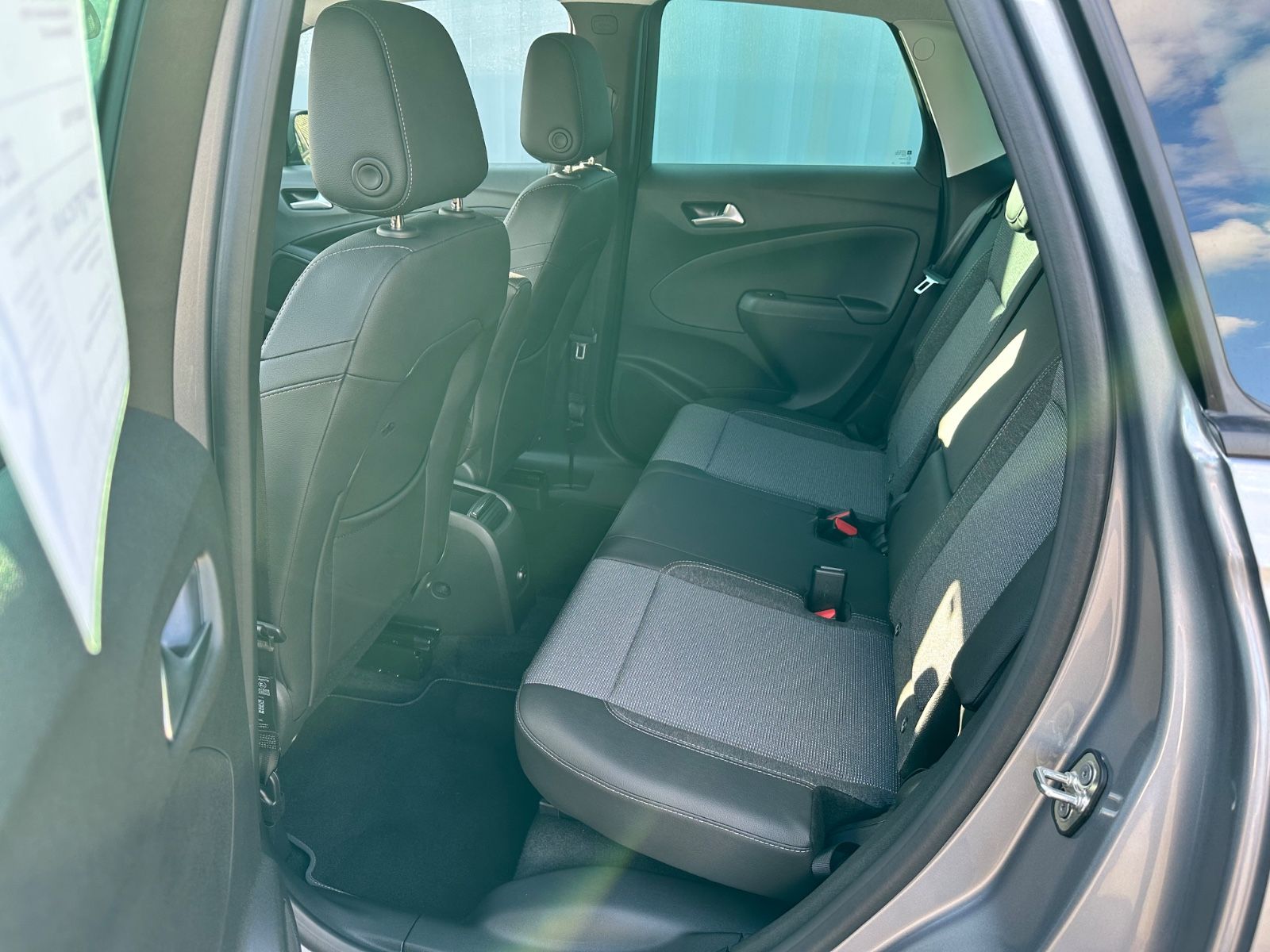 Fahrzeugabbildung Opel Crossland Elegance Navi*Kamera*Sitzh.*Allw.