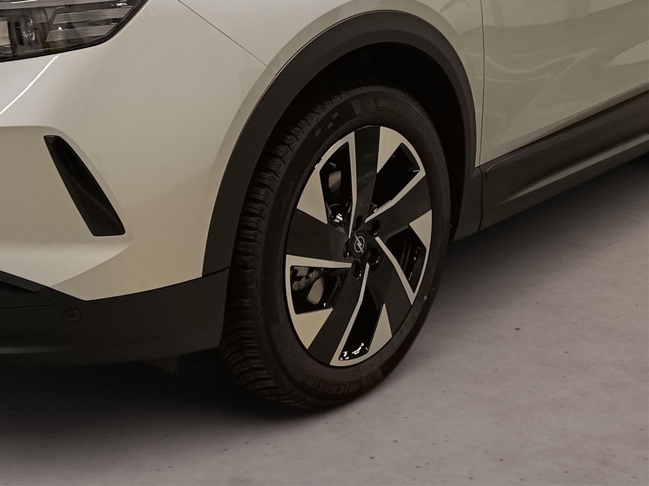 Fahrzeugabbildung Opel Grandland 1.2 48V Mild-Hybrid 100 kW GS