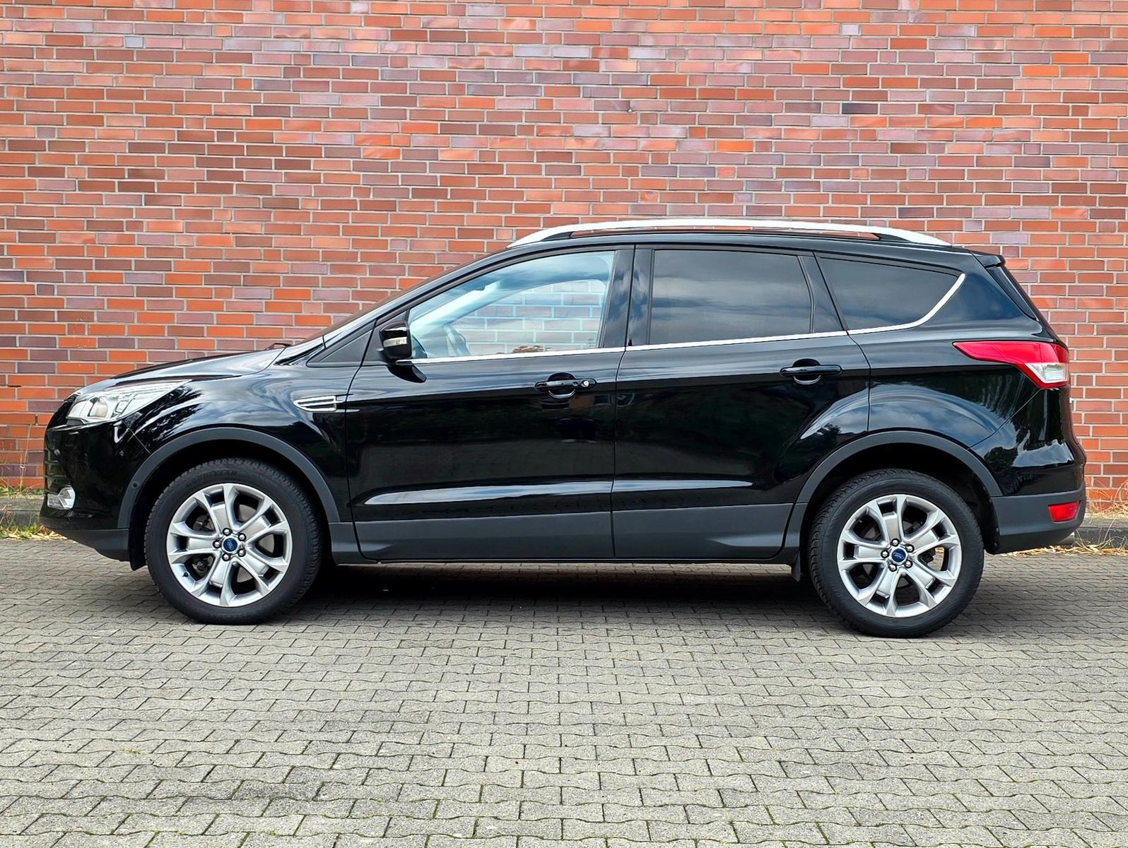 FORD KUGA 150CH - TITANIUM - 4X4 - BVM - HAYON ÉLECTRIQUE - PACK SPORT - COURROIE DE DISTRIBUTION NEUVE