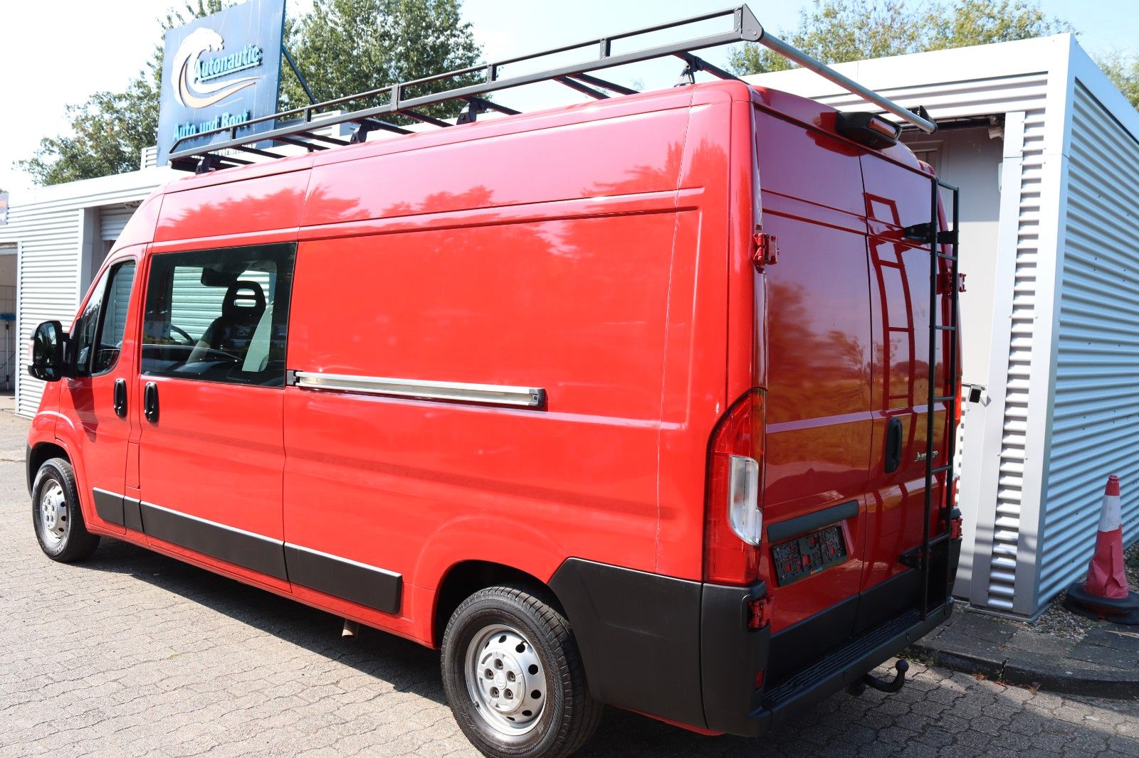 Fahrzeugabbildung Citroën JUMPER 35 L3H2 DOKA KLIMAAUT.6-SITZ NAVI CAM AHK