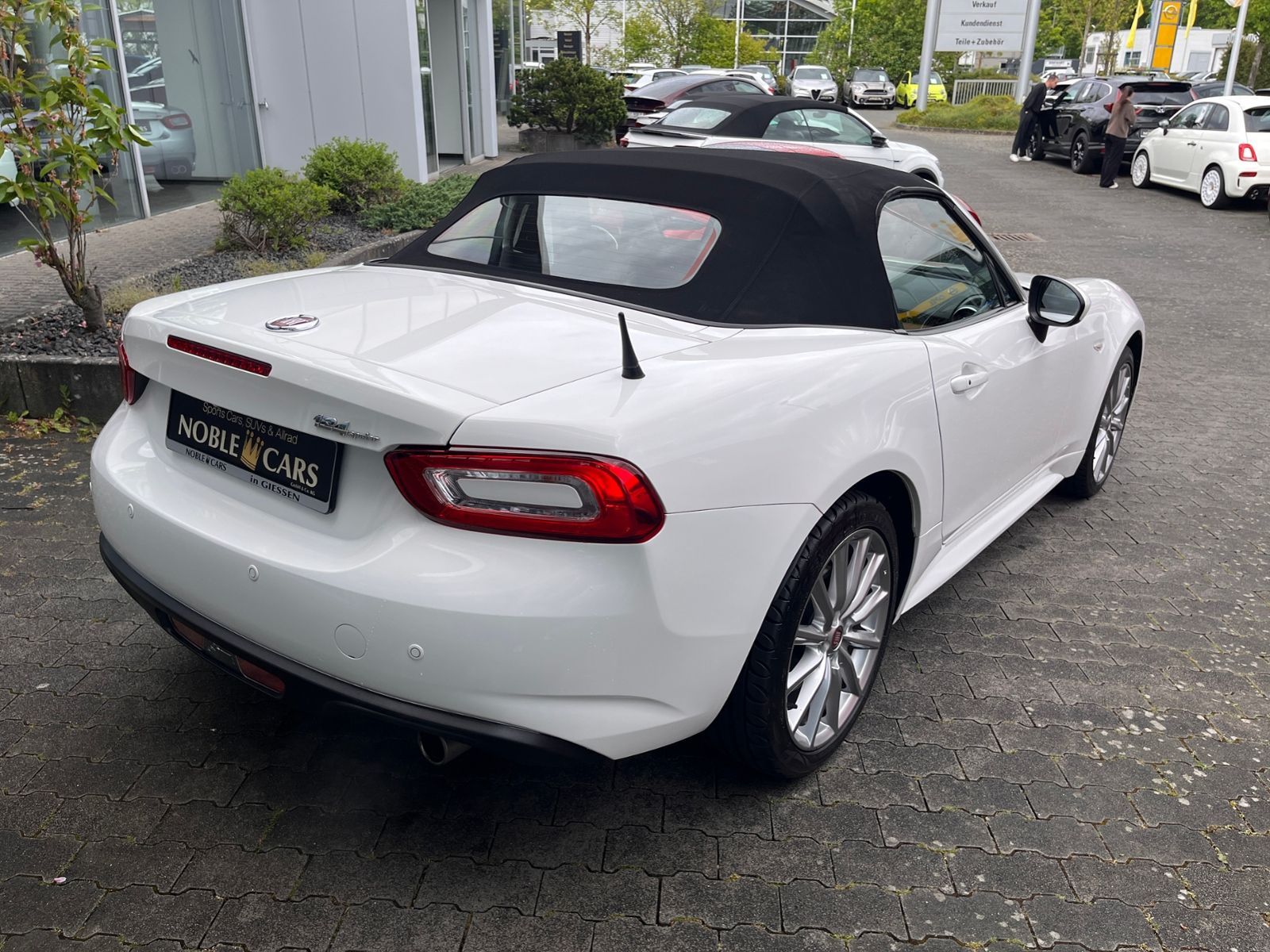 Fahrzeugabbildung Fiat 124 Spider Lusso KLIMA LED NAVI ALU