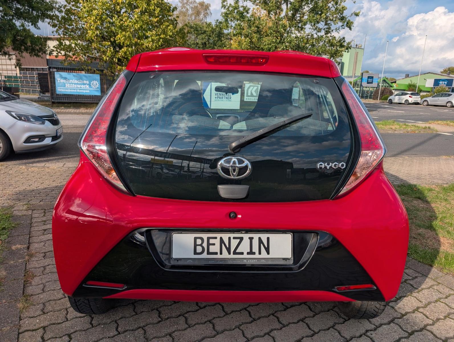 Toyota Aygo AYGO x-play Edition-S*KLIMA*KAMERA*TEMPOMAT