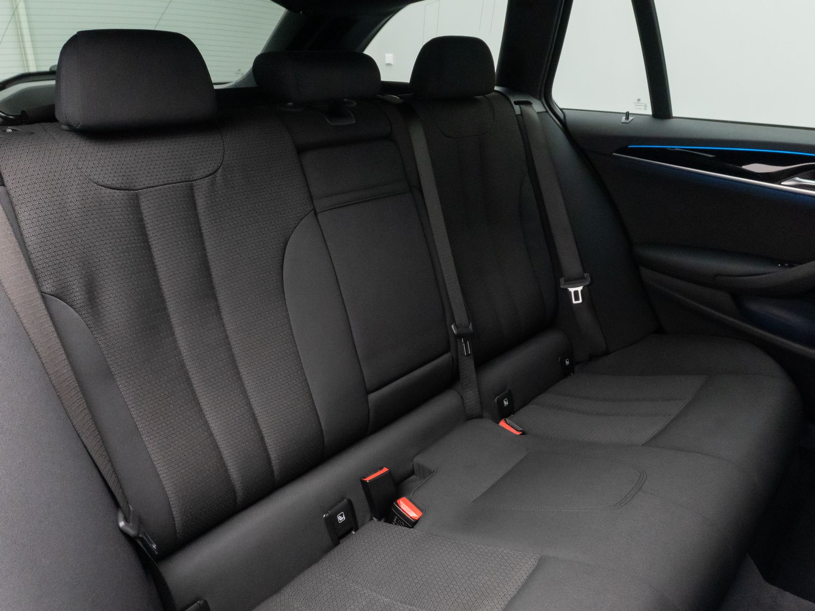 Fahrzeugabbildung BMW 530e H/K DAB AHK Komfort Alarm 4xKlima 18Zoll