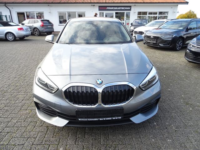 BMW 118i Lim.  Advantage Leder Navi Pano LED Sports.