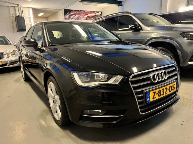 Audi A3 Sportback 1.6 TDI 5-DOORS S-LINE NAVI CLIMA