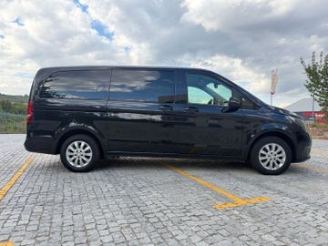 Mercedes V 220 - 6