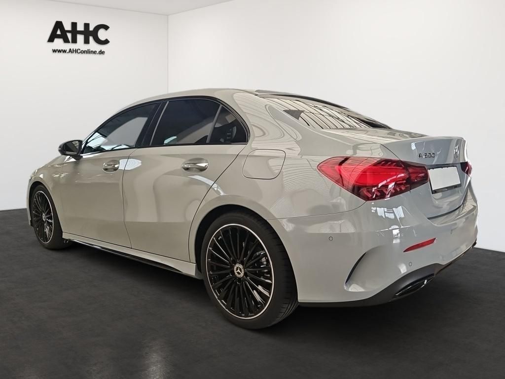 Fahrzeugabbildung Mercedes-Benz A 200 Limo ++SPECIAL-EDITION+AHK+KEYLESS+MULTI++