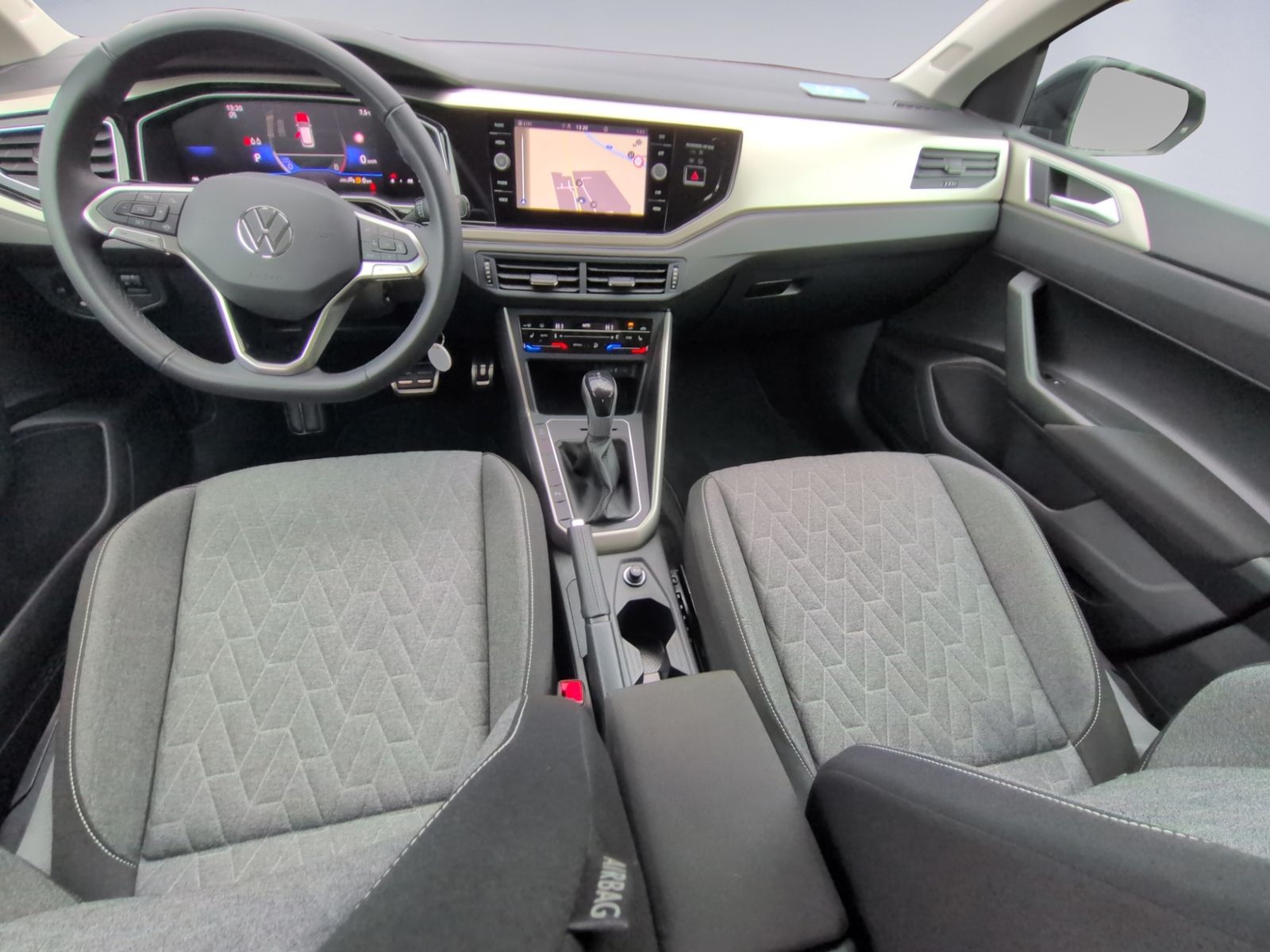 Polo 1.0 TSI DSG Move KAMERA+NAVI+SHZ