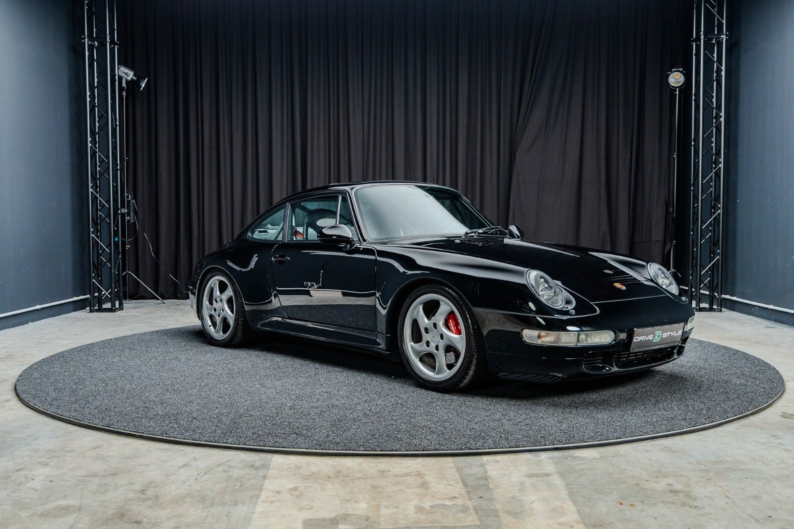 Fahrzeugabbildung Porsche 993 Carrera 4S + Bilstein + RS Sitze + Käfig