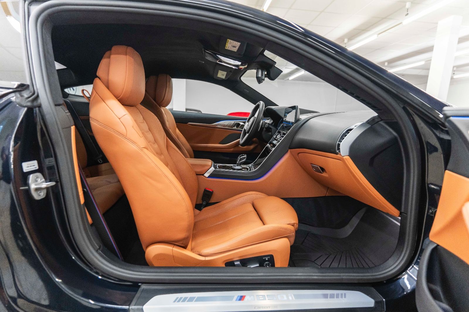 Fahrzeugabbildung BMW M850i xDrive Coupe HUD H&K 360° LASER INDIVIDUAL