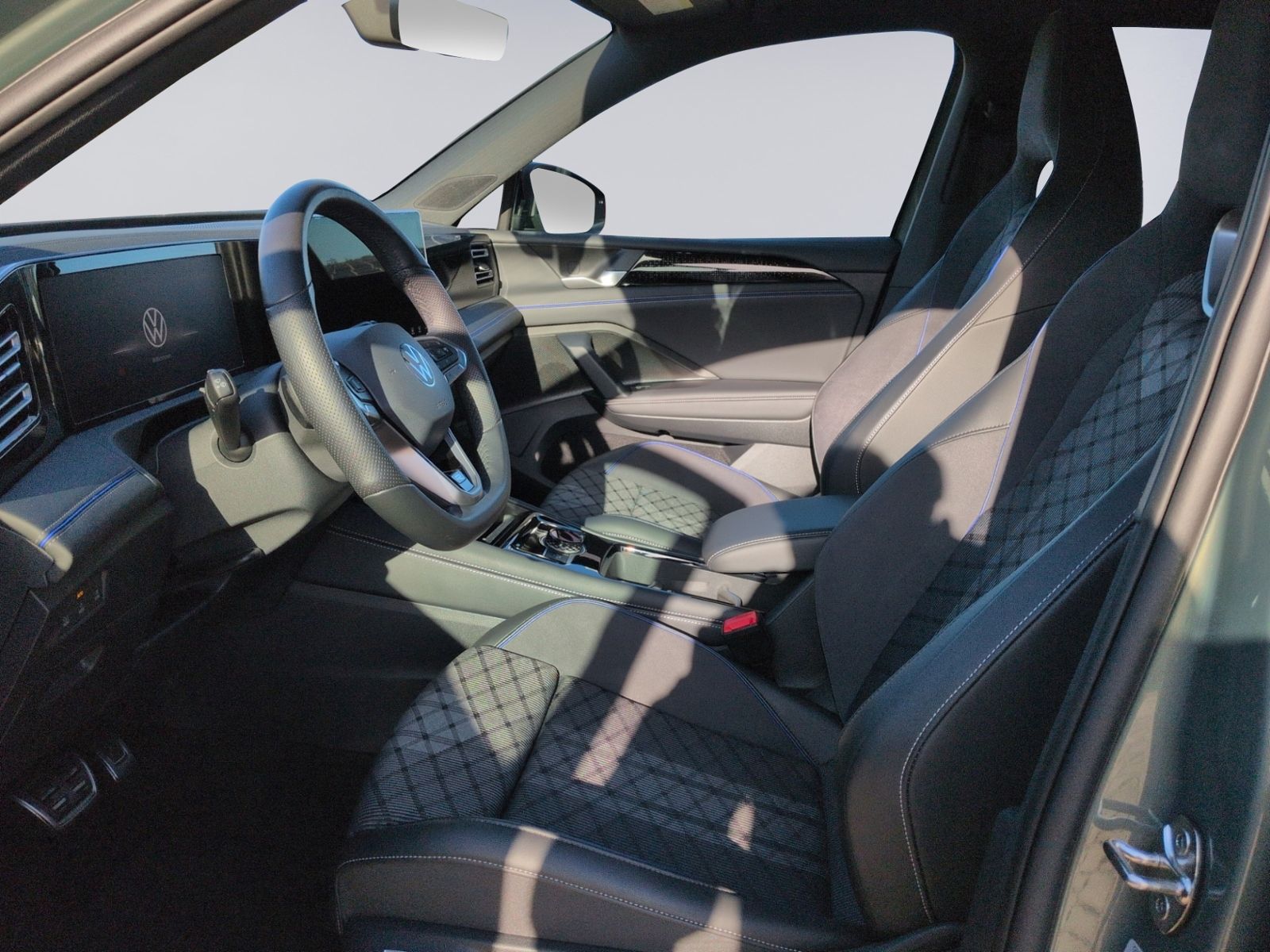 Tiguan 2.0 TDI DSG R-Line AHK+KAMERA+MATRIX+
