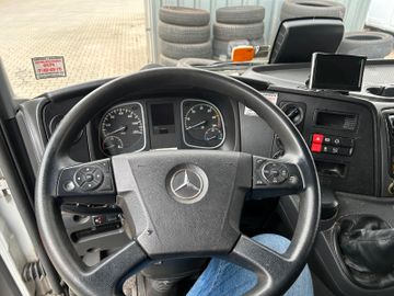 Fahrzeugabbildung Mercedes-Benz Atego 818 L Koffer LBW Motorschaden