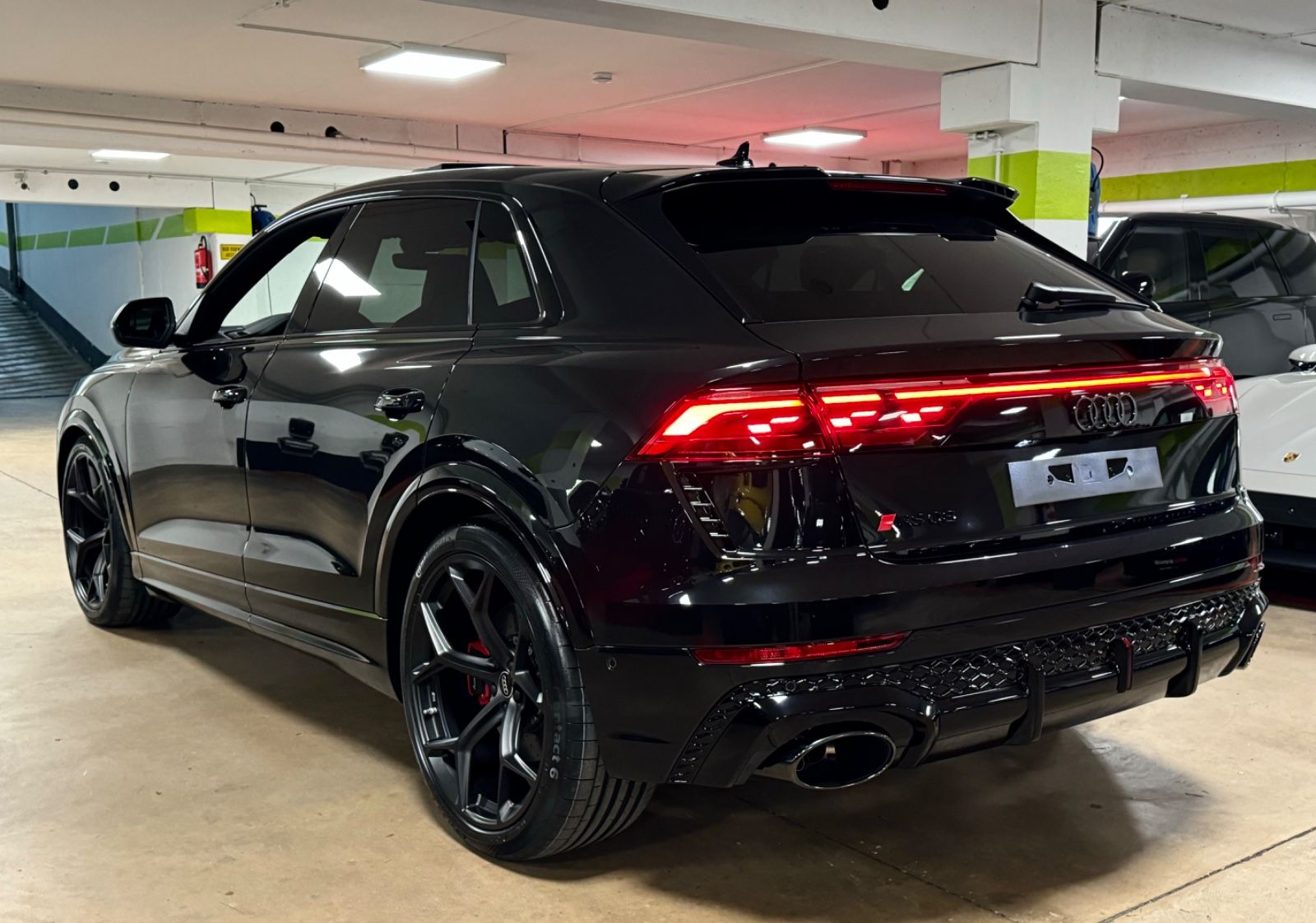 Fahrzeugabbildung Audi RSQ8 PERFORMANCE FACELIFT CARBON CERAMIC 25 FULL