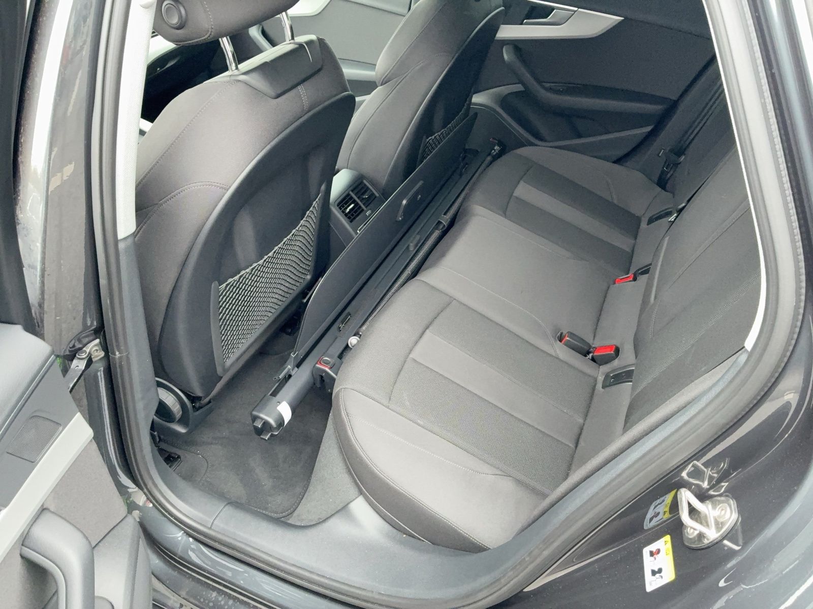 Audi A4 - Bild 13