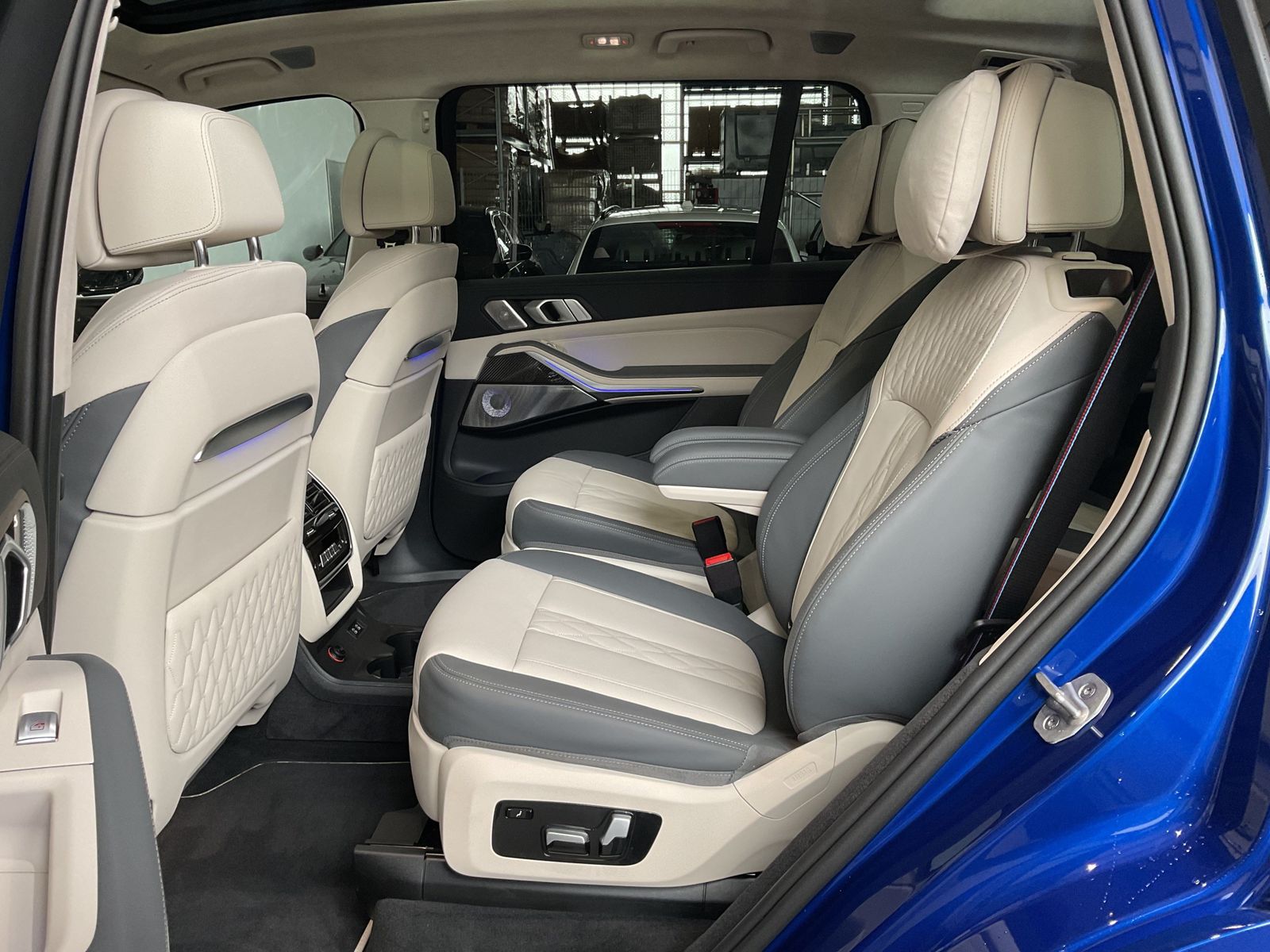Fahrzeugabbildung BMW X7 M60i Panorama Glasdach Sky-Lounge | Sitzbelüf